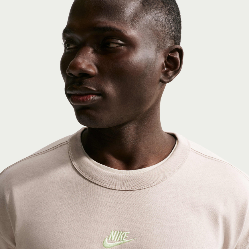 Футболка чоловіча NIKE Premium Essentials Beige IH1121-236 - Зображення №3