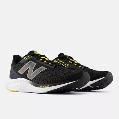 Кросівки чоловічі New Balance  MARISYY4