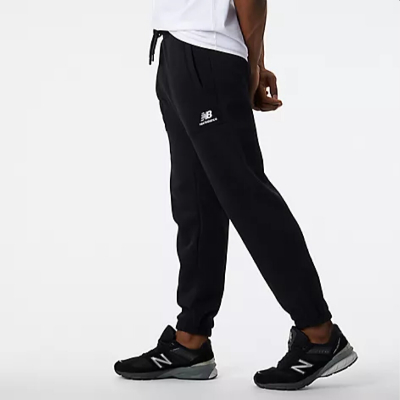 Штани чоловічі New Balance Athletics Sweatpant MP23500BK