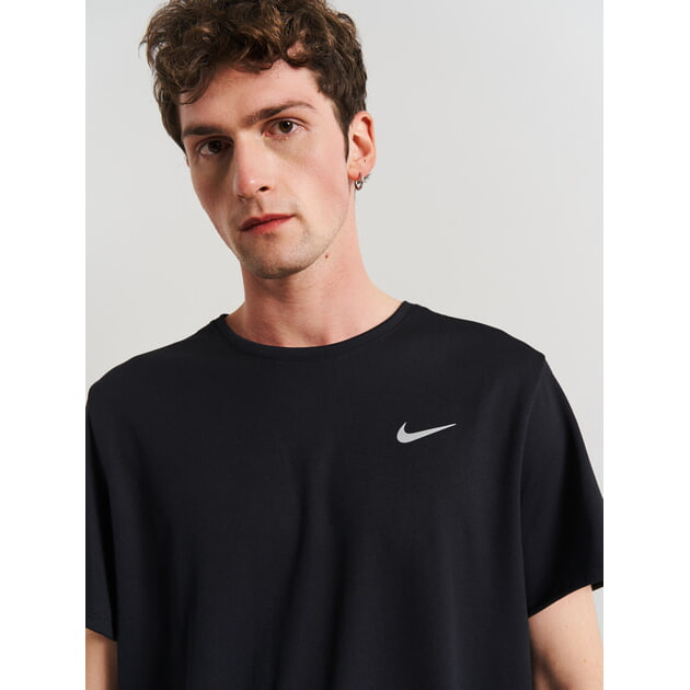 Футболка чоловіча Nike M NK DF UV MILER SS DV9315-010 - Зображення №2