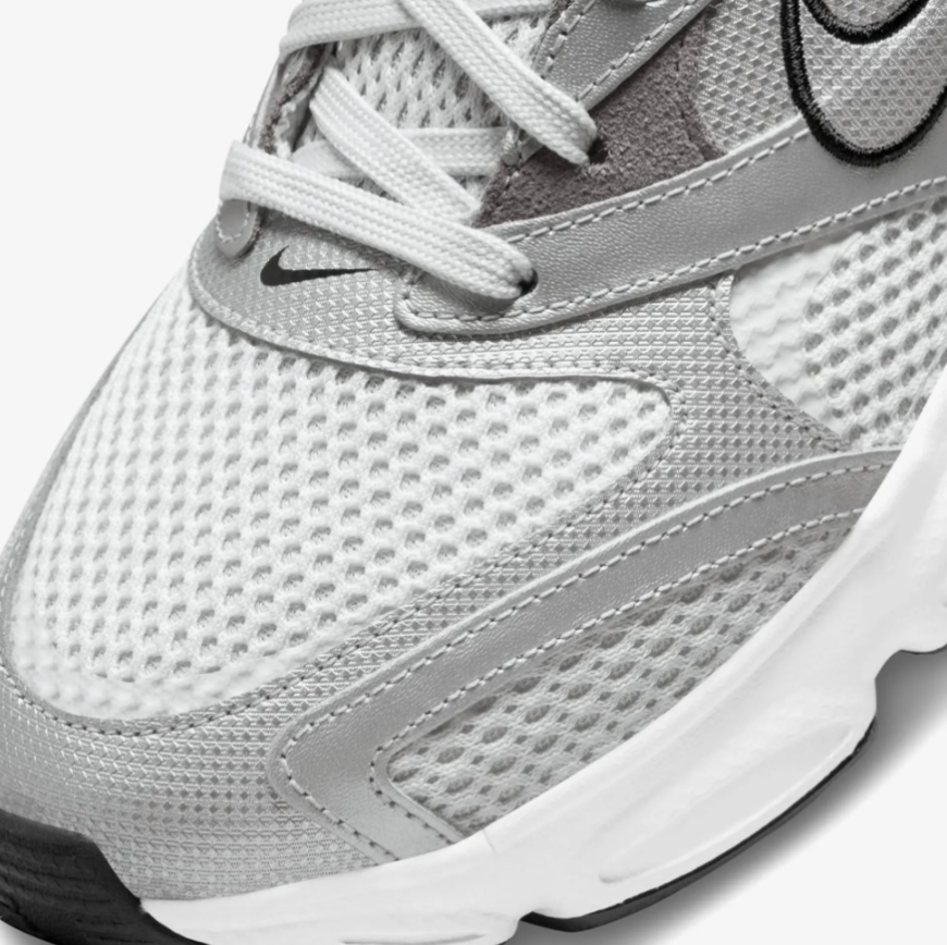 Кросівки жіночі Nike Zoom Air Fire Metallic DR7852-001 - Зображення №9